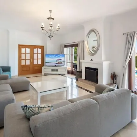 Luxury In With Private Pool Marbella