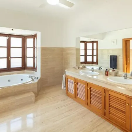 Holiday home Luxury In With Private Pool *