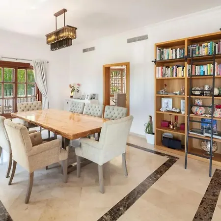 Luxury In With Private Pool Holiday home